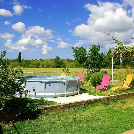 Apartment Holiday With Pool And Garden