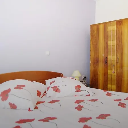 Appartement Holiday With Pool And Garden Hrboki